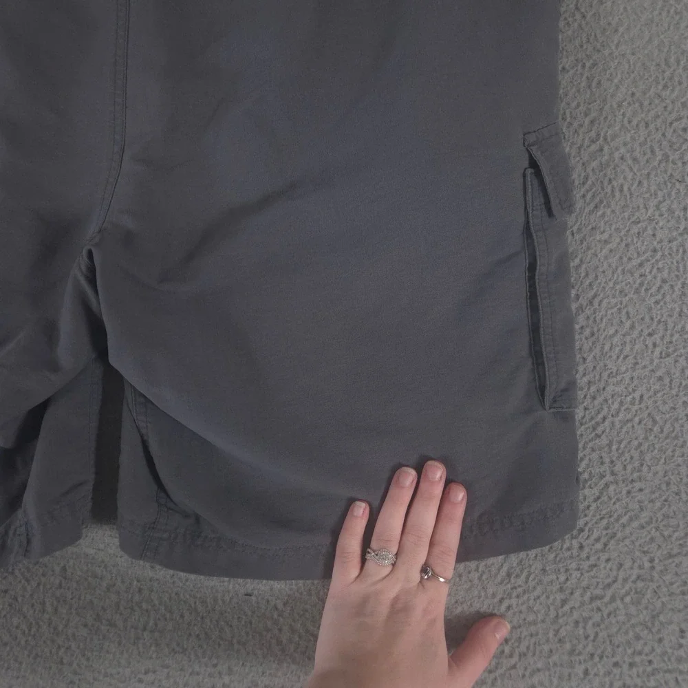 The North Face Shorts Mens XL Gray Nylon Cargo Built In Belt Hiking Utility Camp